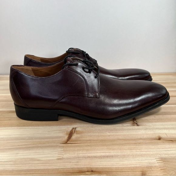 Clarks Other - Clarks Gilman Lade mens leather Oxford shoes size 11 Burgundy New without box